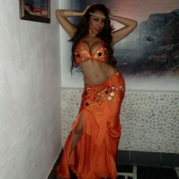 Meet your Posher, Jade - Picture 2 of 7